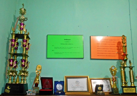 Beberapa penghargaan yang dimenangkan oleh anggota Kebaya dalam perlombaan voli, busana, dan pawai.