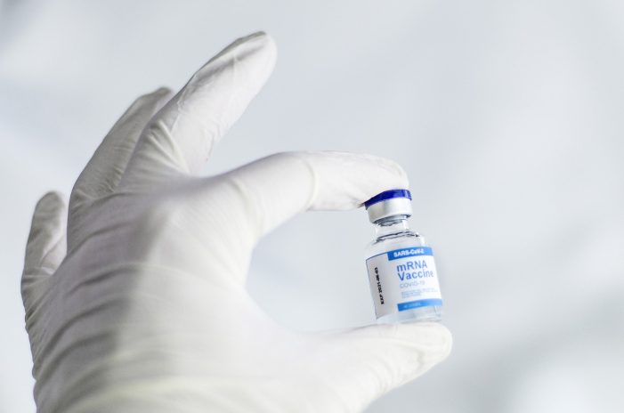 Bijak Kelola Informasi untuk Atasi Hoaks Vaksin Covid-19