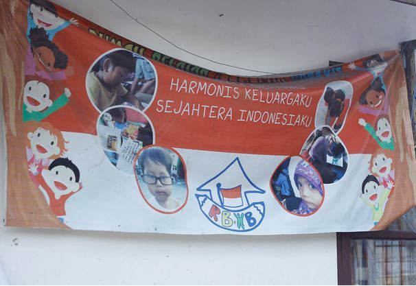 Rumah Belajar Indonesia Bangkit, Mendidik Anak-anak Kali Code