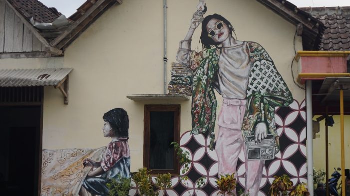 Kampung Batik Manding Siberkrasi: Revitalisasi Batik Bertema Literasi Media